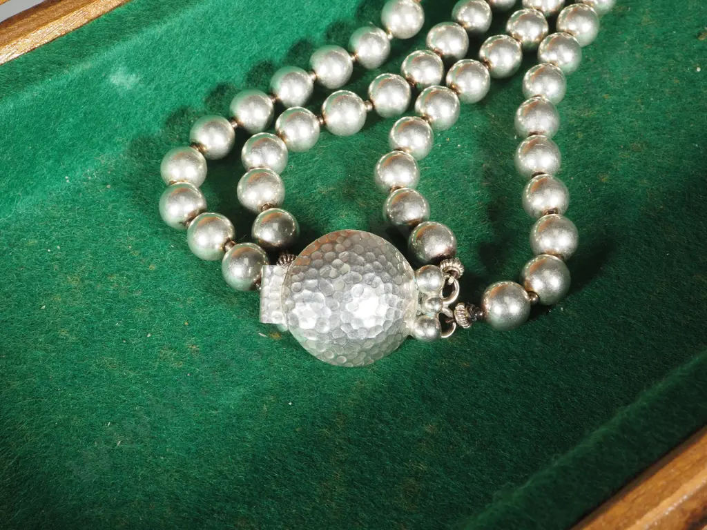 Small Oriental Camphor Chest Fitted With Two Trays For Jewellery - Please note, necklace not included Image 1++