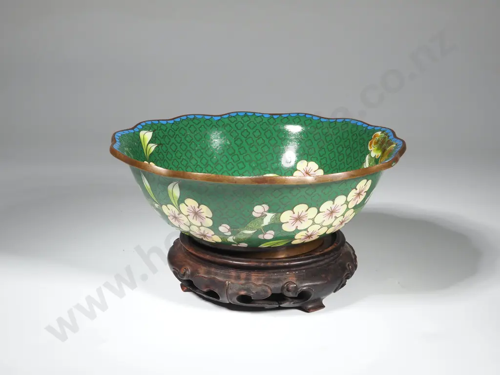 Vintage Green Cloisonne Bowl With Scalloped Edge & Apple Blossom Decoration Image 1++
