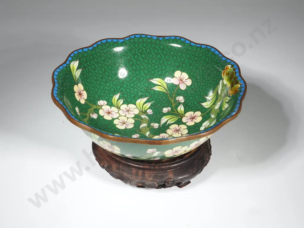Vintage Green Cloisonne Bowl With Scalloped Edge & Apple Blossom Decoration Image 1++