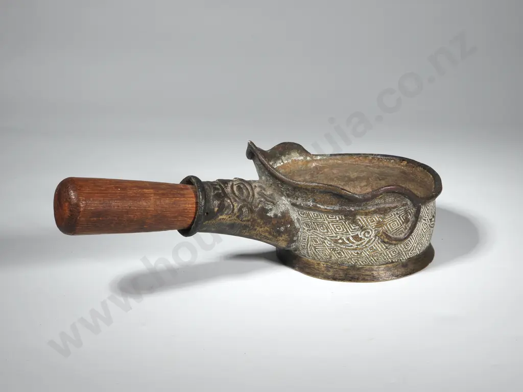 19th Century Chinese Bronze Hot Coal Silk Iron Image 1++