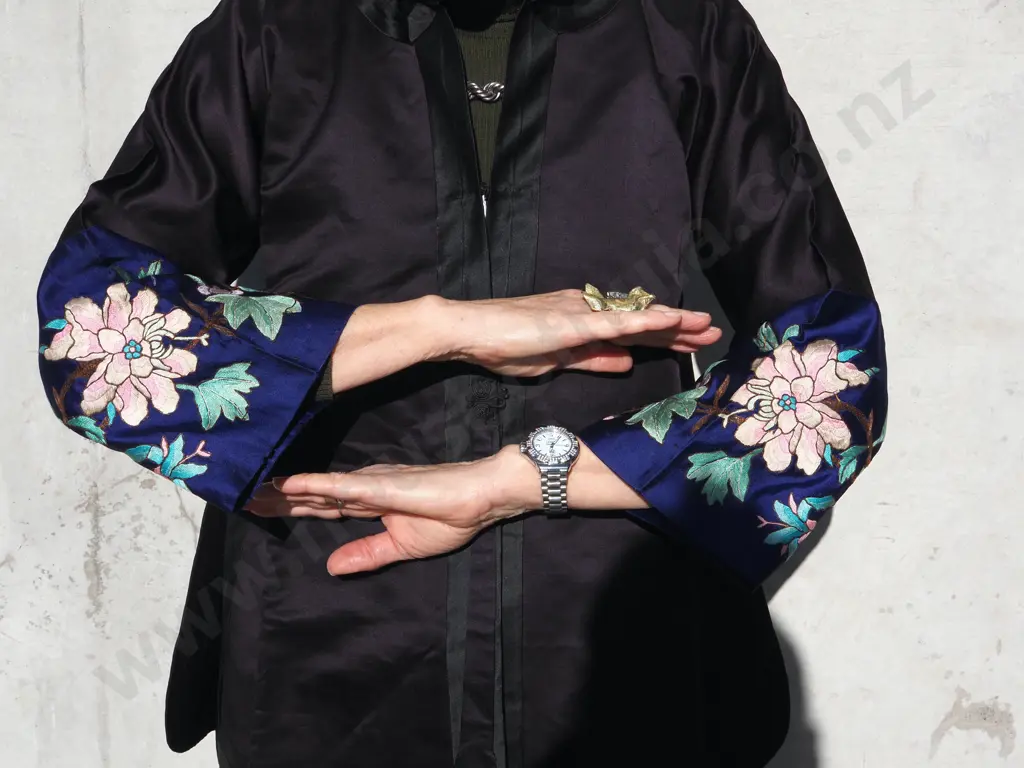 Vintage Silk Embroidered Chinese Jacket. Purple Ground With Blue Sleeves Image 1++