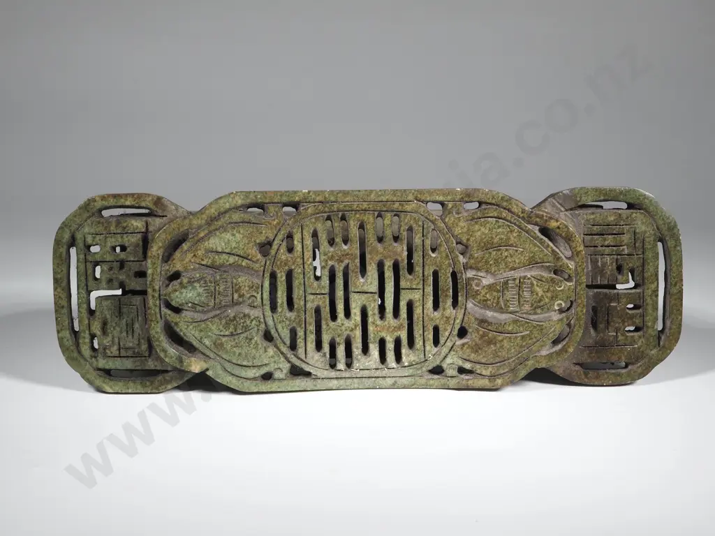 Oriental Jade 'Pillow Rest'. Image 1++