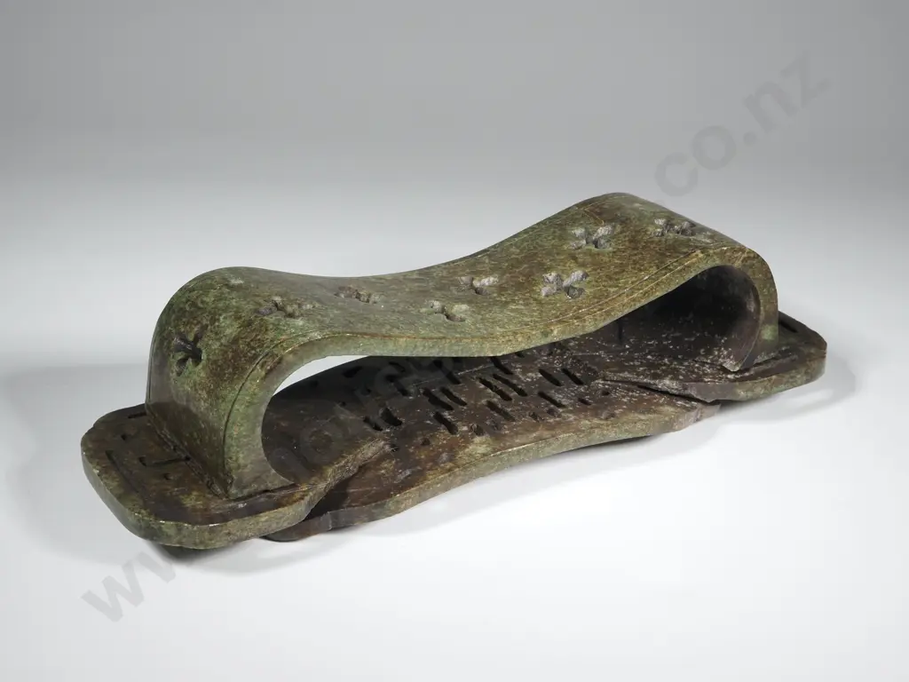 Oriental Jade 'Pillow Rest'. Image 1++