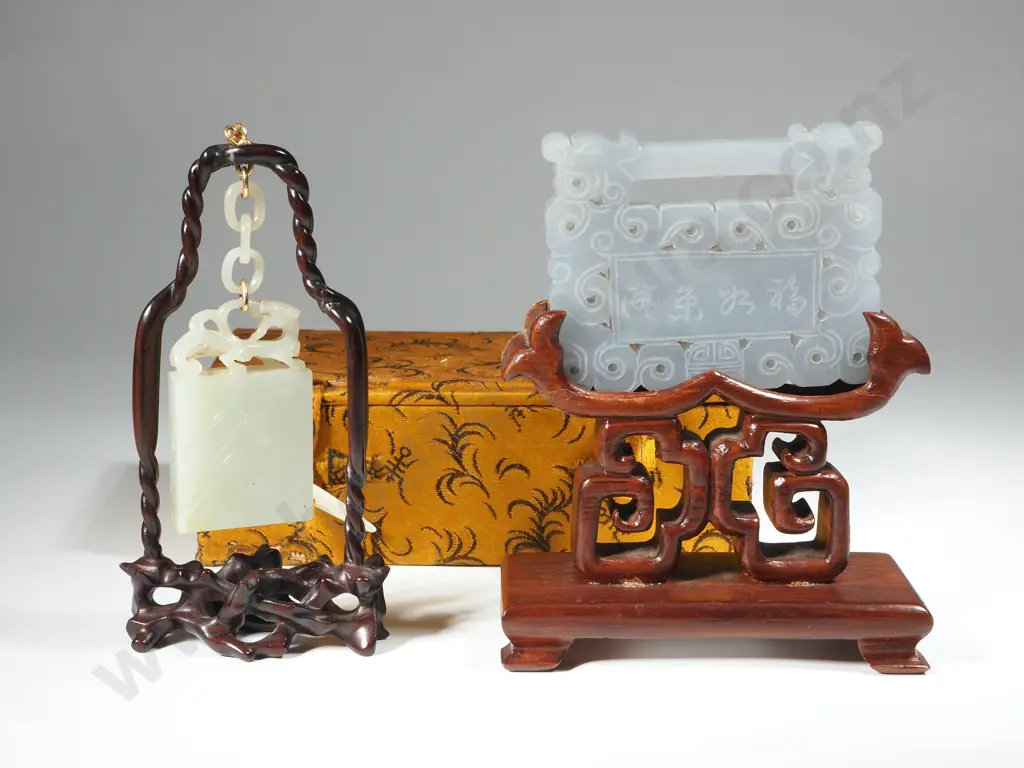 20th Century Jade Plaque With Stand Image 1++