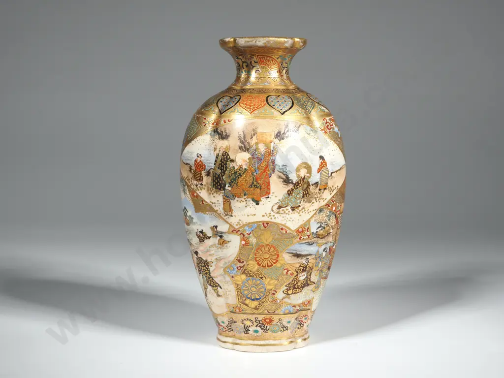 Satsuma Vase with Fine Detailing Depicting Scenes Of Daily Life In Various Panels. Meiji Period  Image 1++