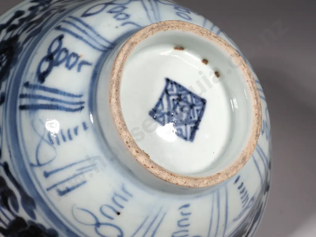 Chinese Blue & White Ming Period Swatow Ware Footed Bowl, Decorated With Florals Image 1++