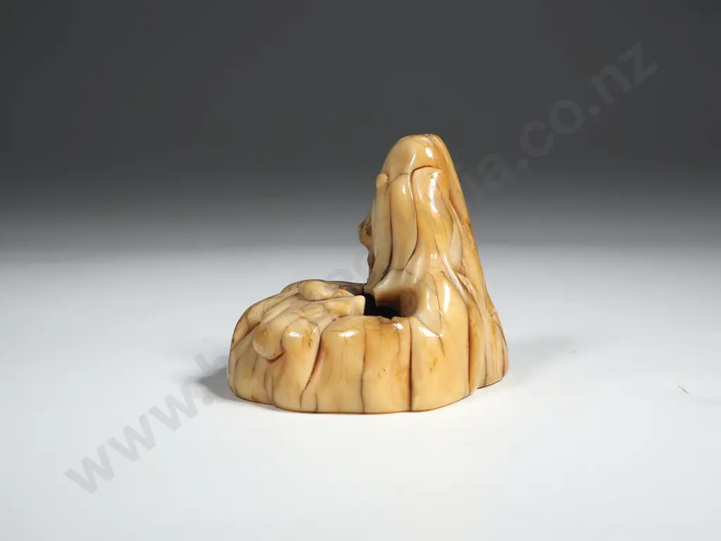 Japanese Ivory Netsuke Man w Cat. Signed on bottom. Image 1++