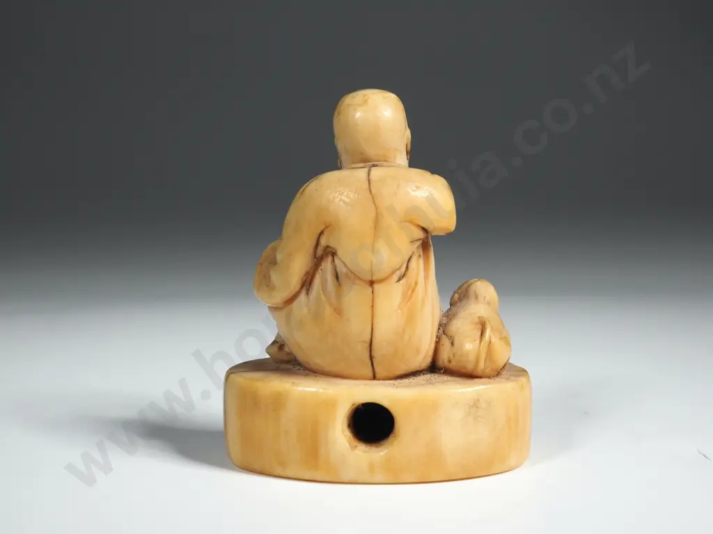 Japanese Netsuke Man w Monkey. One Arm Missing. Image 1++