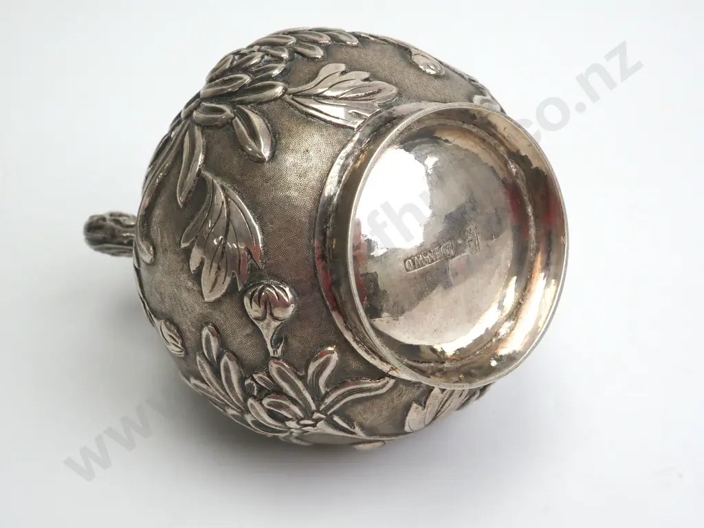 A Chinese Export Vase, Luen Wo, Shanghai. Late 19th & 20th Century. Bulbous Body Moulded With Crysanthemums  & Foliage Image 1++