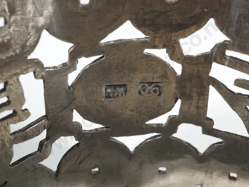 Chinese Export Sterling Silver Napkin Ring Signed Wang Hing. Image 1++