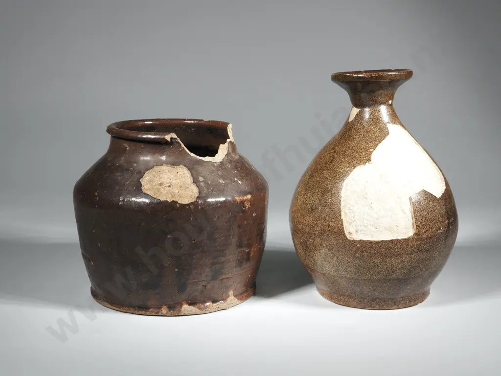 Two Chinese Pottery Items From The NZ Goldfields. One For Whisky. Both A/F & A Tin Image 1++