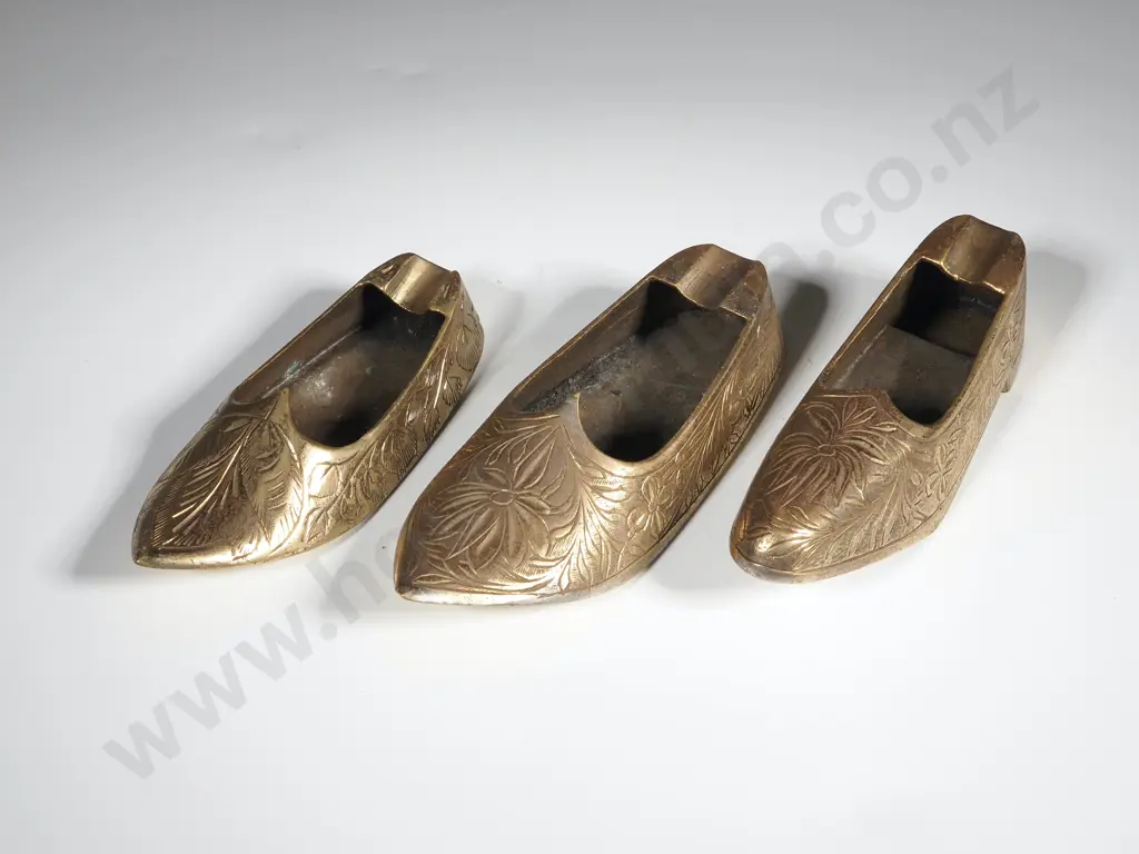 Three Benares Brass Indian Shoe Ashtrays  Image 1++