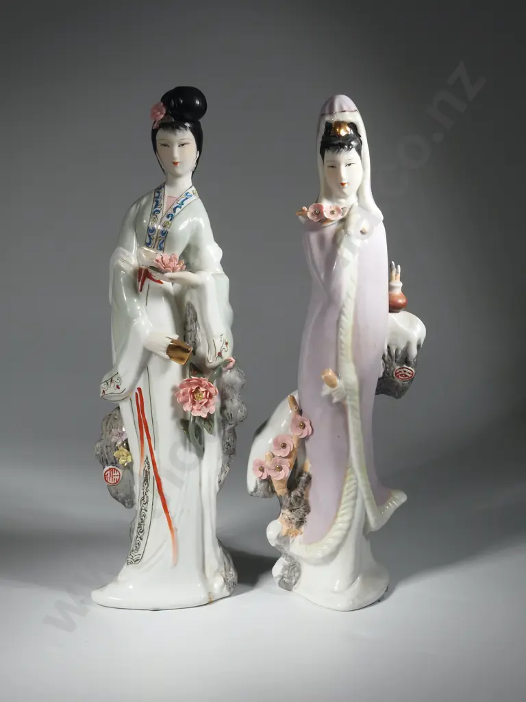 Two Porcelain Geisha Girl Figurines. Circa 1940 Image 1++