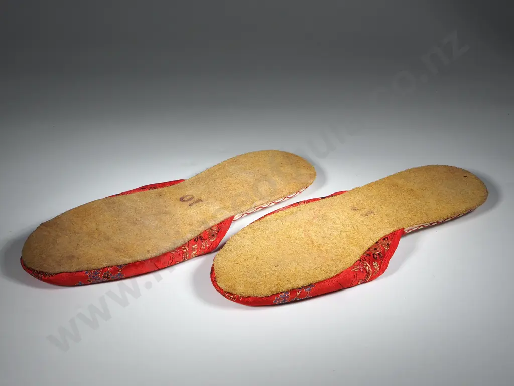 Vintage Leather Soled Oriental Slippers - Size 10  Image 1++