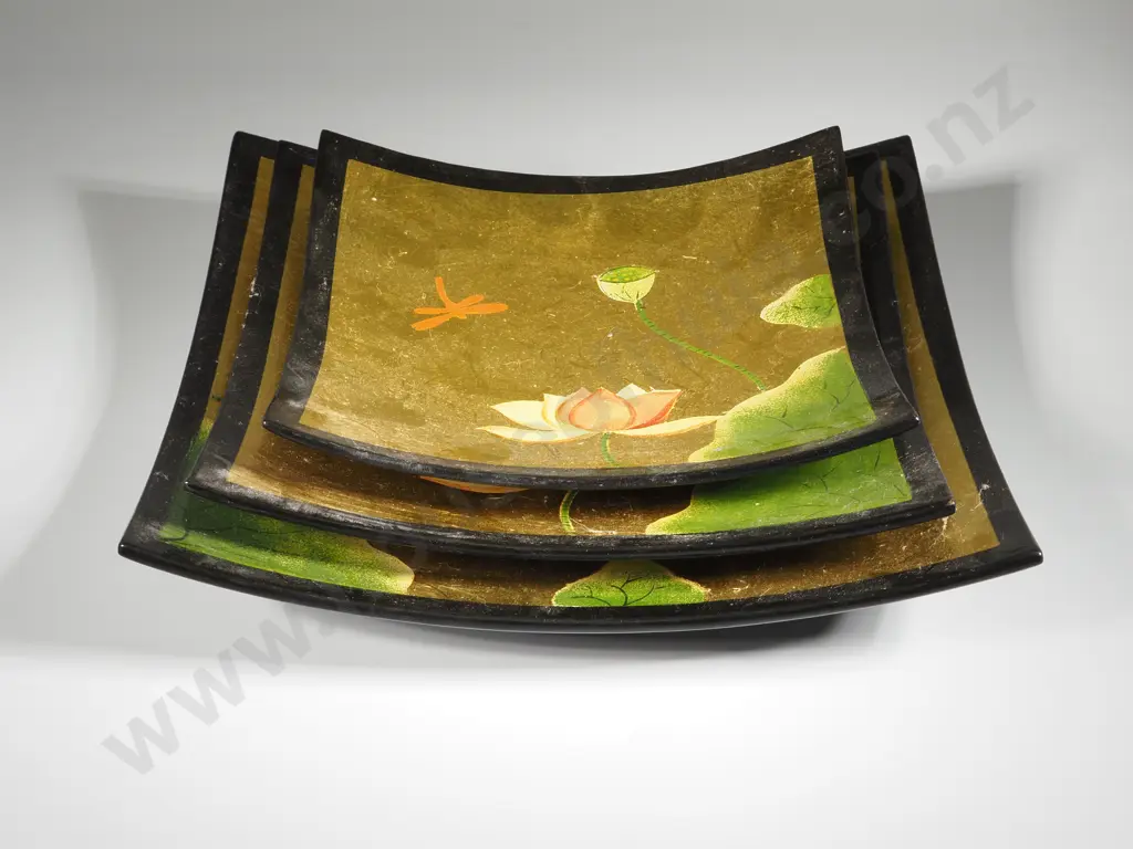 Three Lacquered Trays Graduated in Size & Vividly Coloured Image 1++