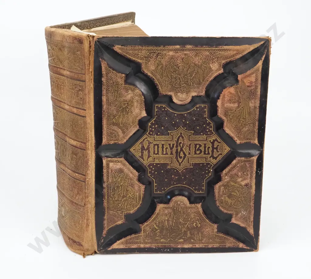Pictorial Family Bible Image 1++
