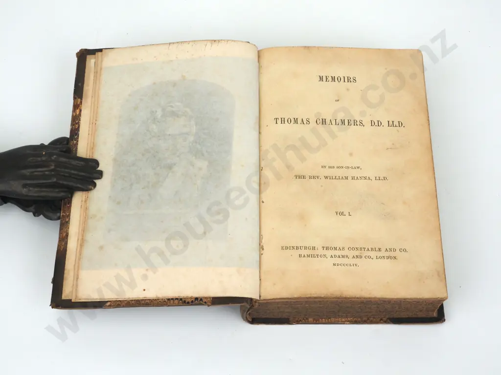 Three Vintage Volumes Image 1++