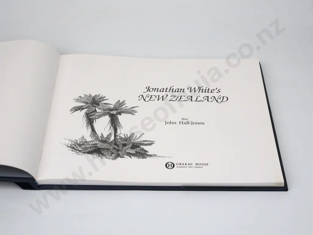 Jonathan White's New Zealand; Published By Orakau House. Slight Wear On Slipcase Image 1++