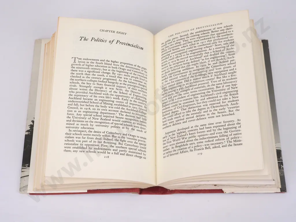 A History Of The University Of Canterbury 1873-1973. Printed by The Caxton Press Image 1++