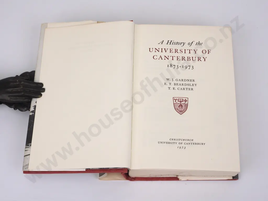 A History Of The University Of Canterbury 1873-1973. Printed by The Caxton Press Image 1++