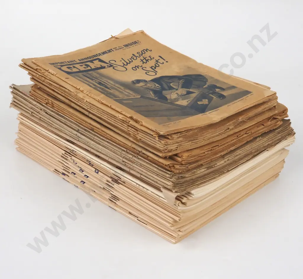 A collection of Gem and Magnet Magazines from the 1920's and 30's Image 1++