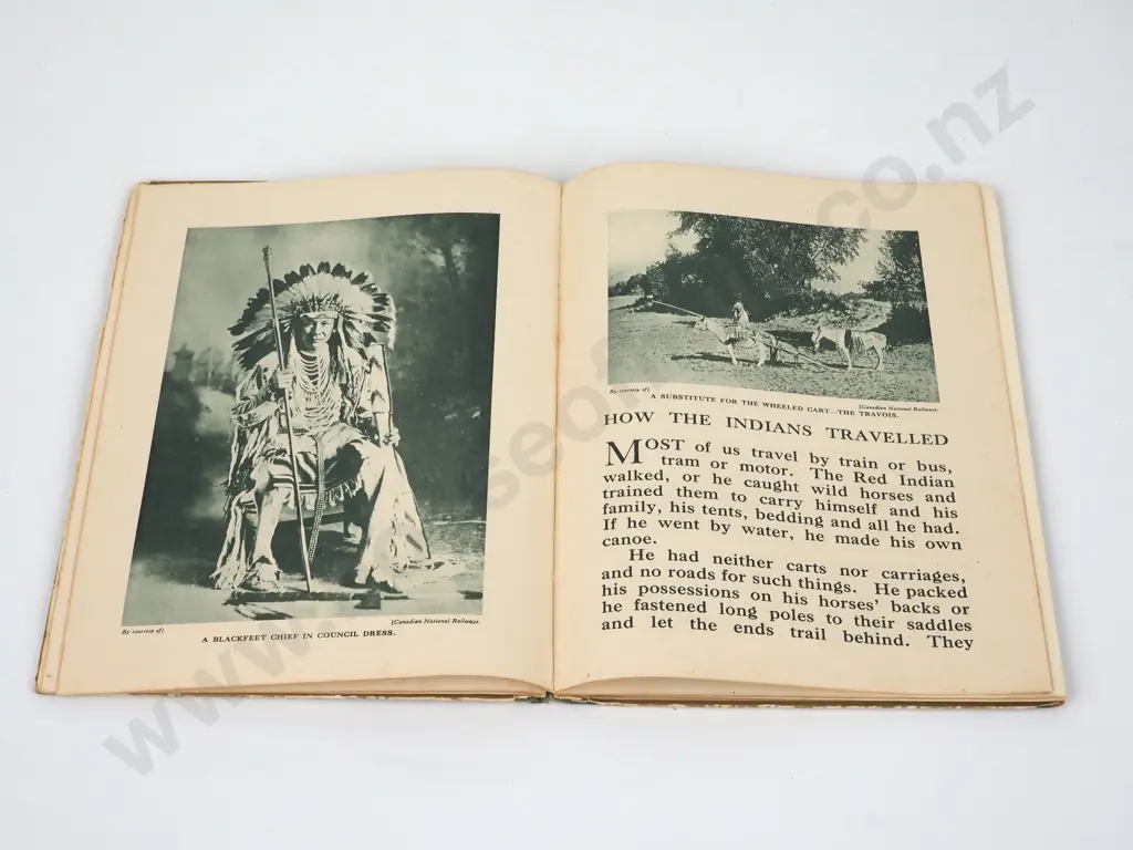 The Golden Picture Book of Red Indians Image 1++
