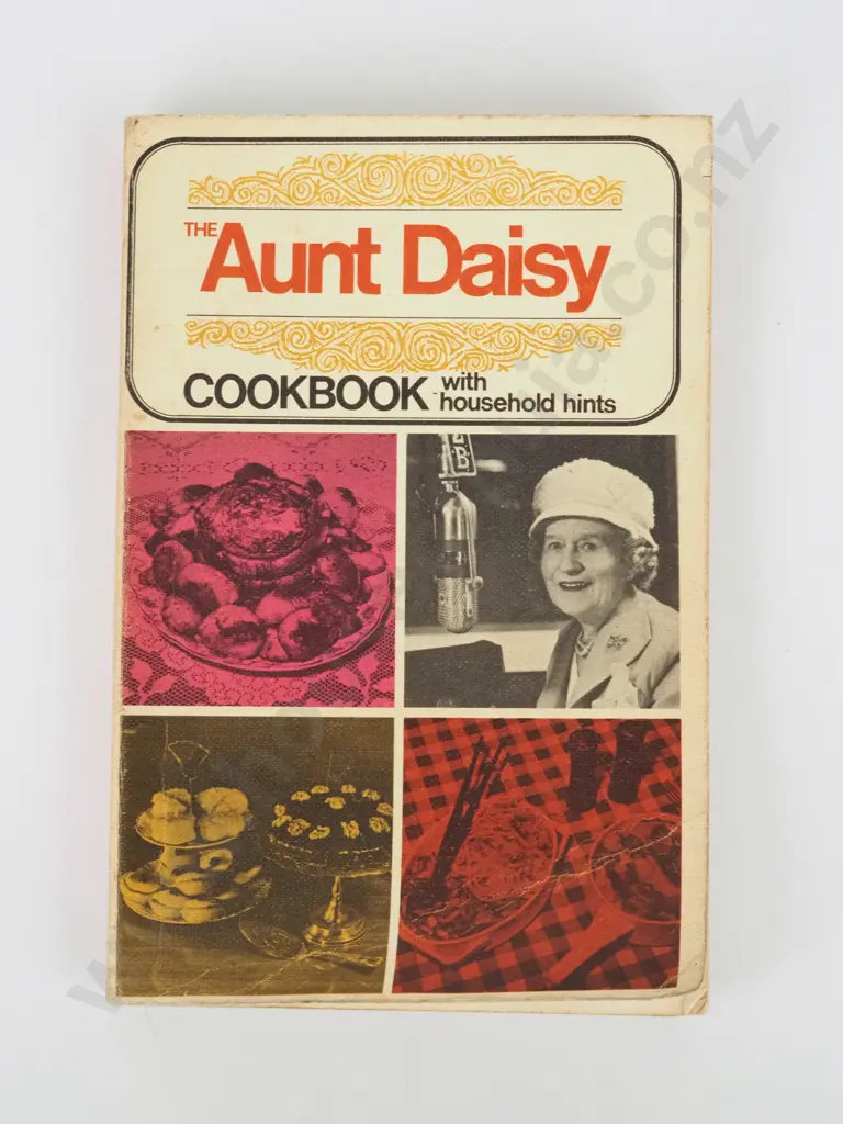 The Aunt Daisy Cookbook With Household HInts. Edited By Barbara Basham. First Edition 1968 Image 1++