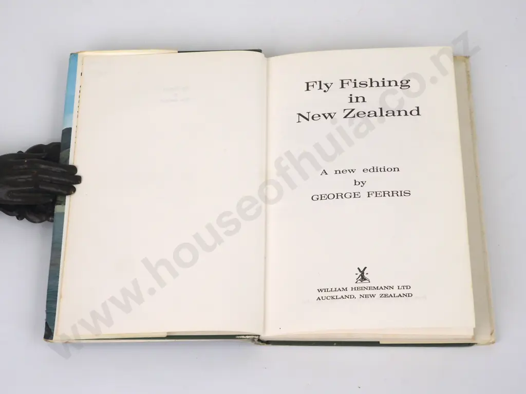 Ferris, George; Fly Fishing in New Zealand - A New Edition Image 1++
