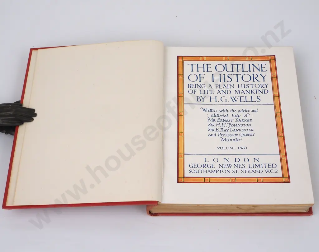 H. G. Wells, The Outline of History, 2 Vols, George Newnes Ltd. Image 1++