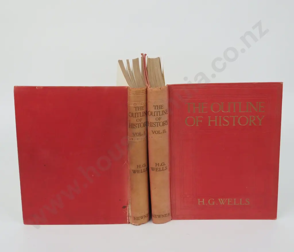 H. G. Wells, The Outline of History, 2 Vols, George Newnes Ltd. Image 1++