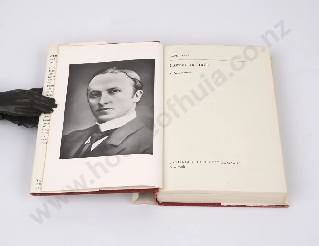 Curzon in India, 2 Vols, Dilks 1979 Image 1++