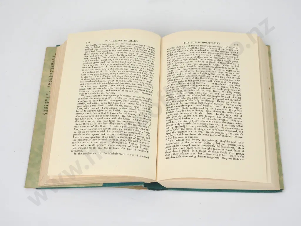 Charles Doughty, Wandering in Arabia, Duckworth. London 1949, Reprint. Image 1++