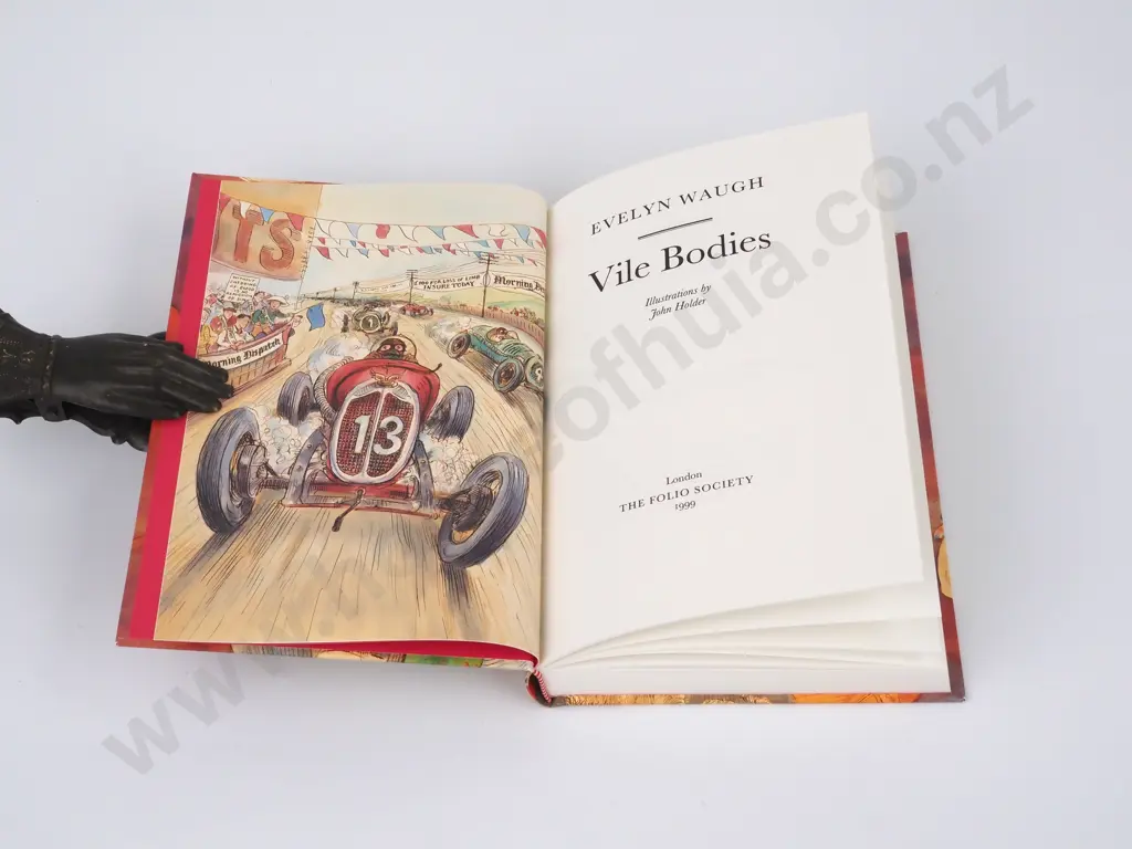 Evelyn Waugh Comedies Image 1++