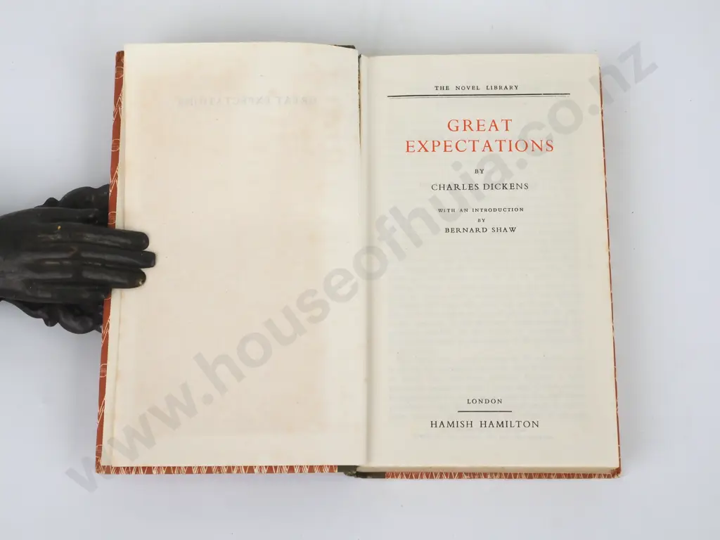 Dickens, Charles; Great Expectations Image 1++
