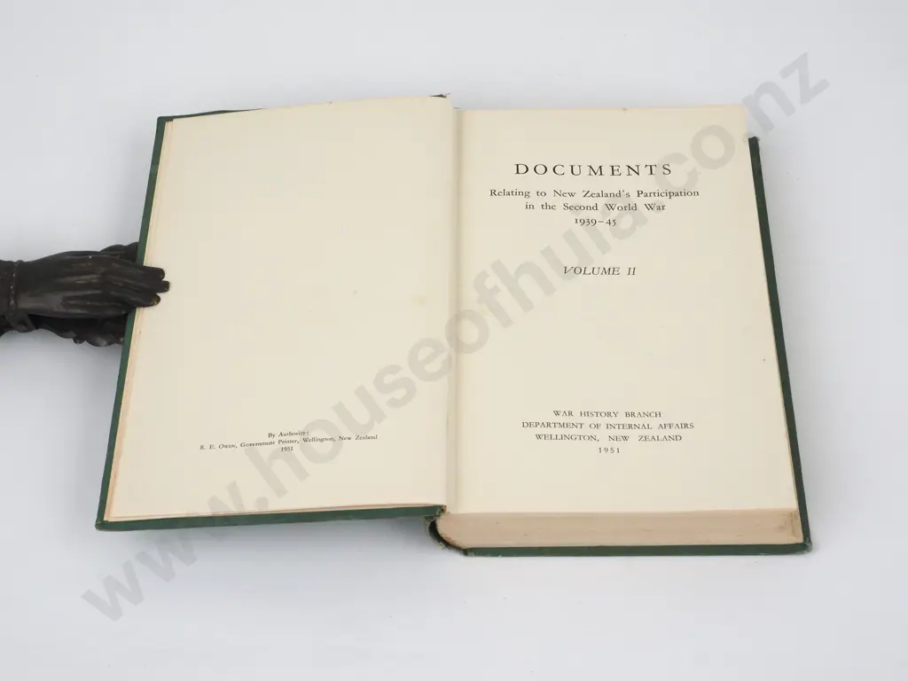 Official History of New Zealand in the Second World War 1939-45 Image 1++