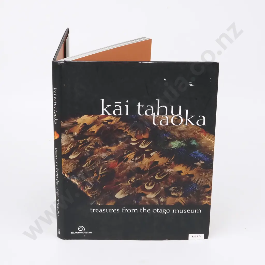 Kai Tahu Taoka - Treasures from the Otago Museum Image 1++
