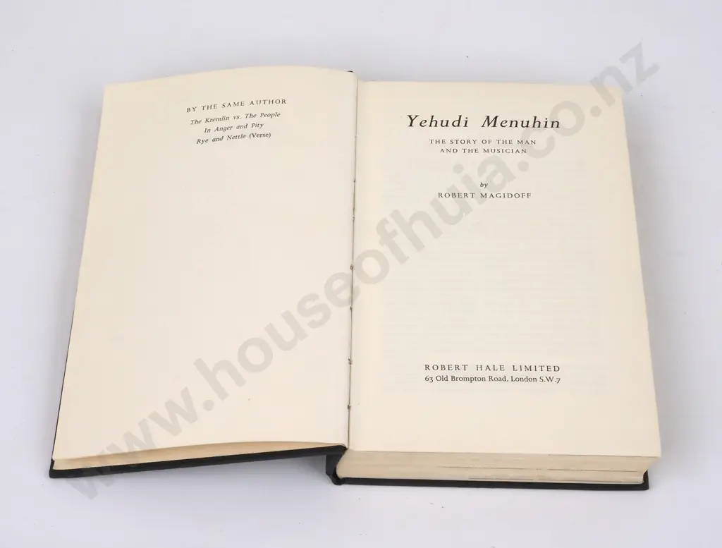 Robert Magidoff, Yehudi Menuhin, Robert Hale, 1956 First edition. Image 1++