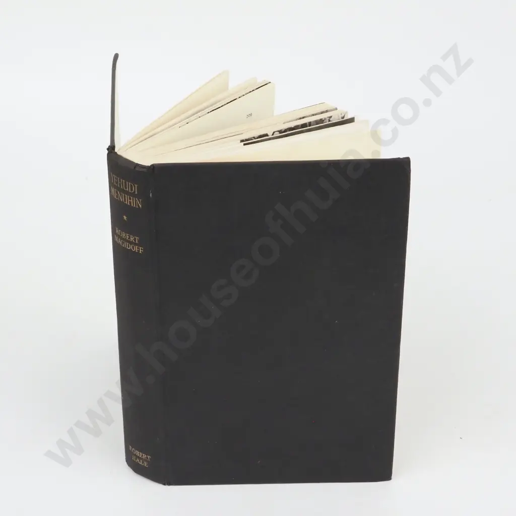 Robert Magidoff, Yehudi Menuhin, Robert Hale, 1956 First edition. Image 1++
