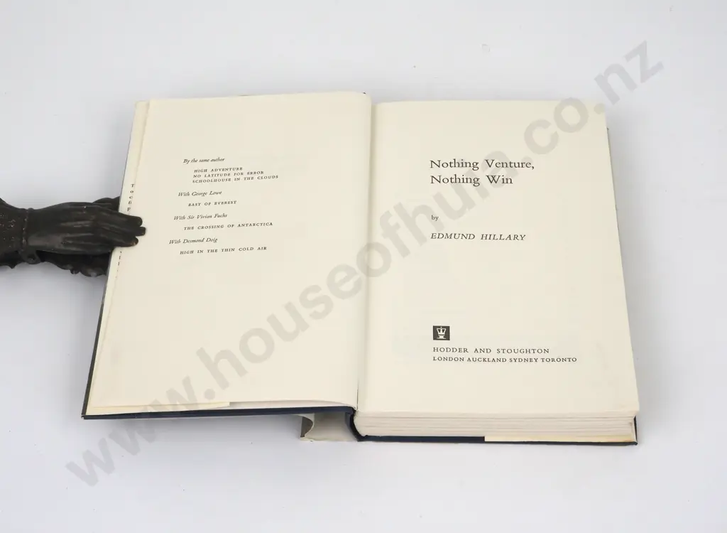 Hillary, Edmund - Nothing Venter, Nothing Win, Hodder & Stoughton, 1975, First Edition. Image 1++
