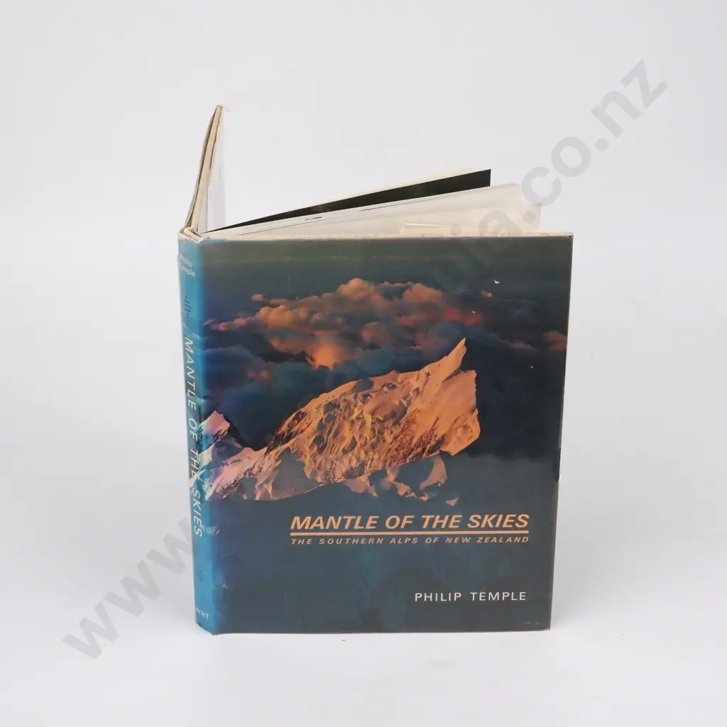 Temple, Philip - Mantle of the Skies, Whitcomb & Tombs, 1973, Reprint. Image 1++