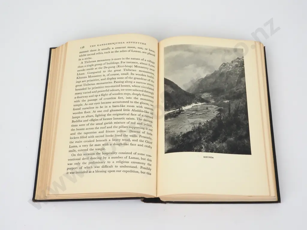 Smythe, F. S. - The Kangchenjunga Adventure, Victor Gollancz, 1931, Third Impression. Image 1++
