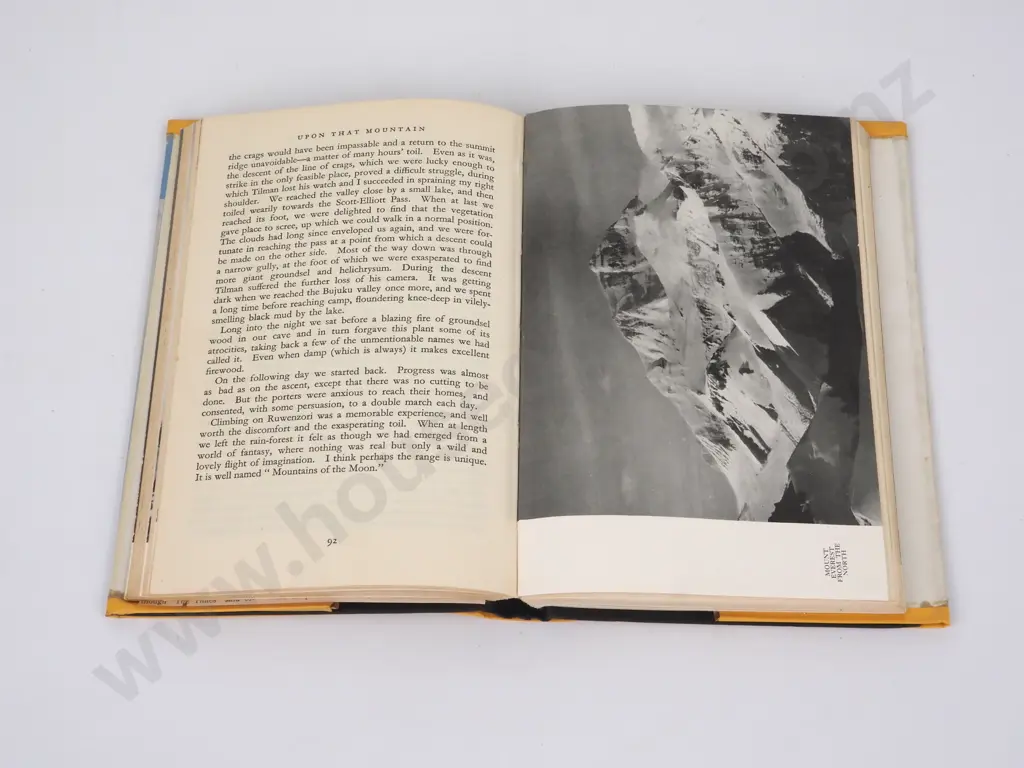 Shipton, Eric - Upon That Mountain, Hodder & Stoughton Ltd, 1947, Reprint Image 1++