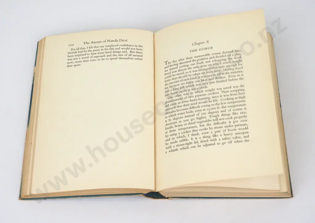 Tilman, H.W. - The Ascent of Nanda Devi, Readers Union , 1937 Image 1++