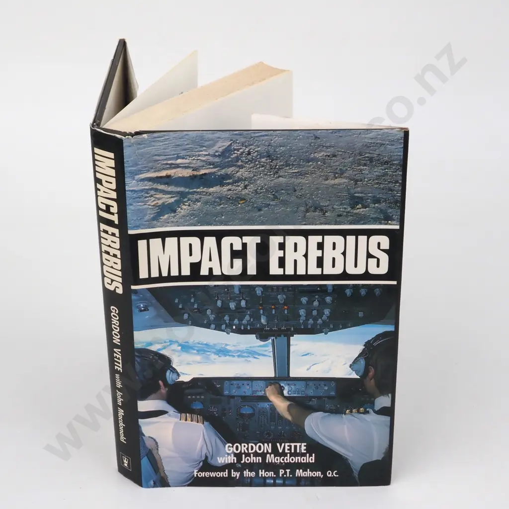 Vette, Gordon - Impact Erebus, Hodder & Stoughton, 1983. First Edition. Image 1++