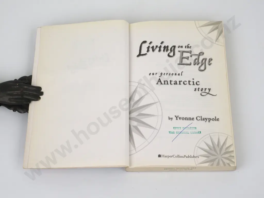 Claypole, Yvonne - Living on the Edge, Harper Collins, 2001. (Ex Lib) Image 1++