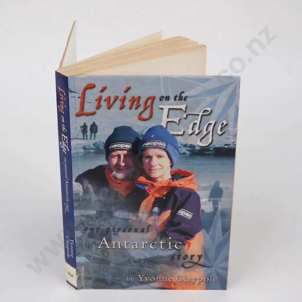 Claypole, Yvonne - Living on the Edge, Harper Collins, 2001. (Ex Lib) Image 1++