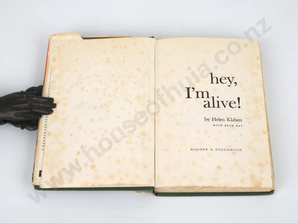 Klaben, Helen, with Beth Day; hey, I'm alive! Image 1++