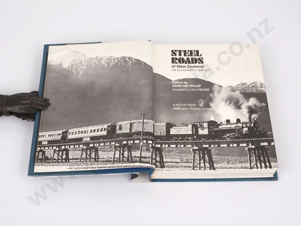Troup, Gordon (Ed); Steel Roads of New Zealand Image 1++