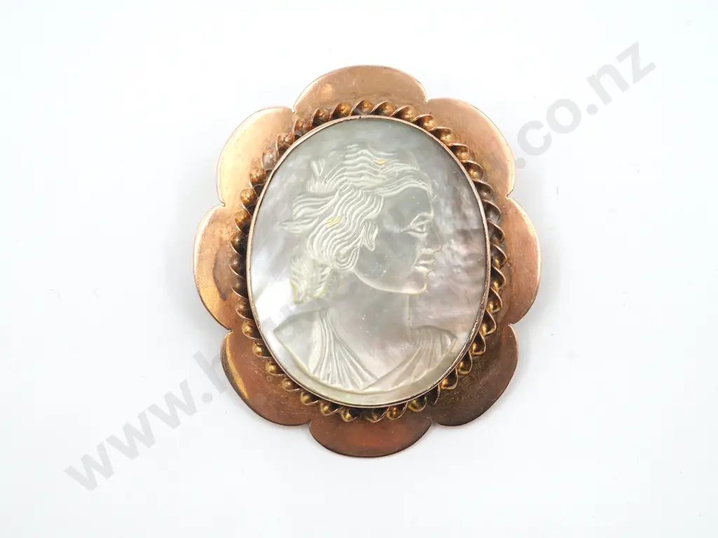 Elaborate Mother of Pearl Carved Cameo Brooch in 9ct Gold Frame Image 1++