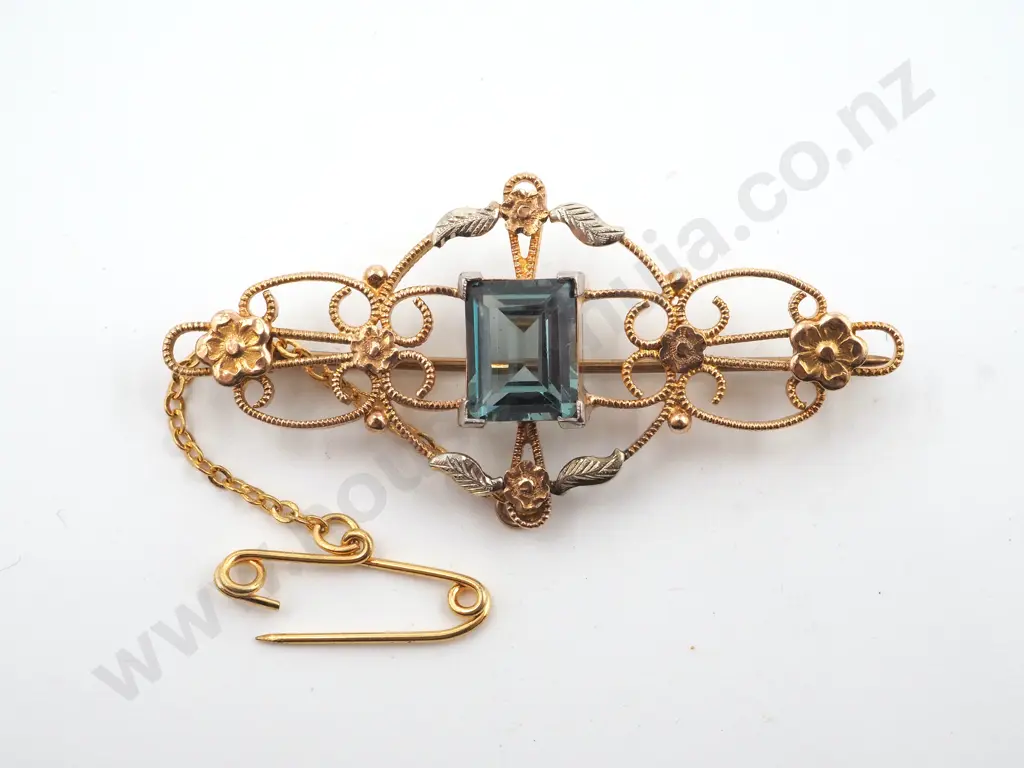 Vintage Blue Topaz & 9ct Gold Decorative Brooch Image 1++